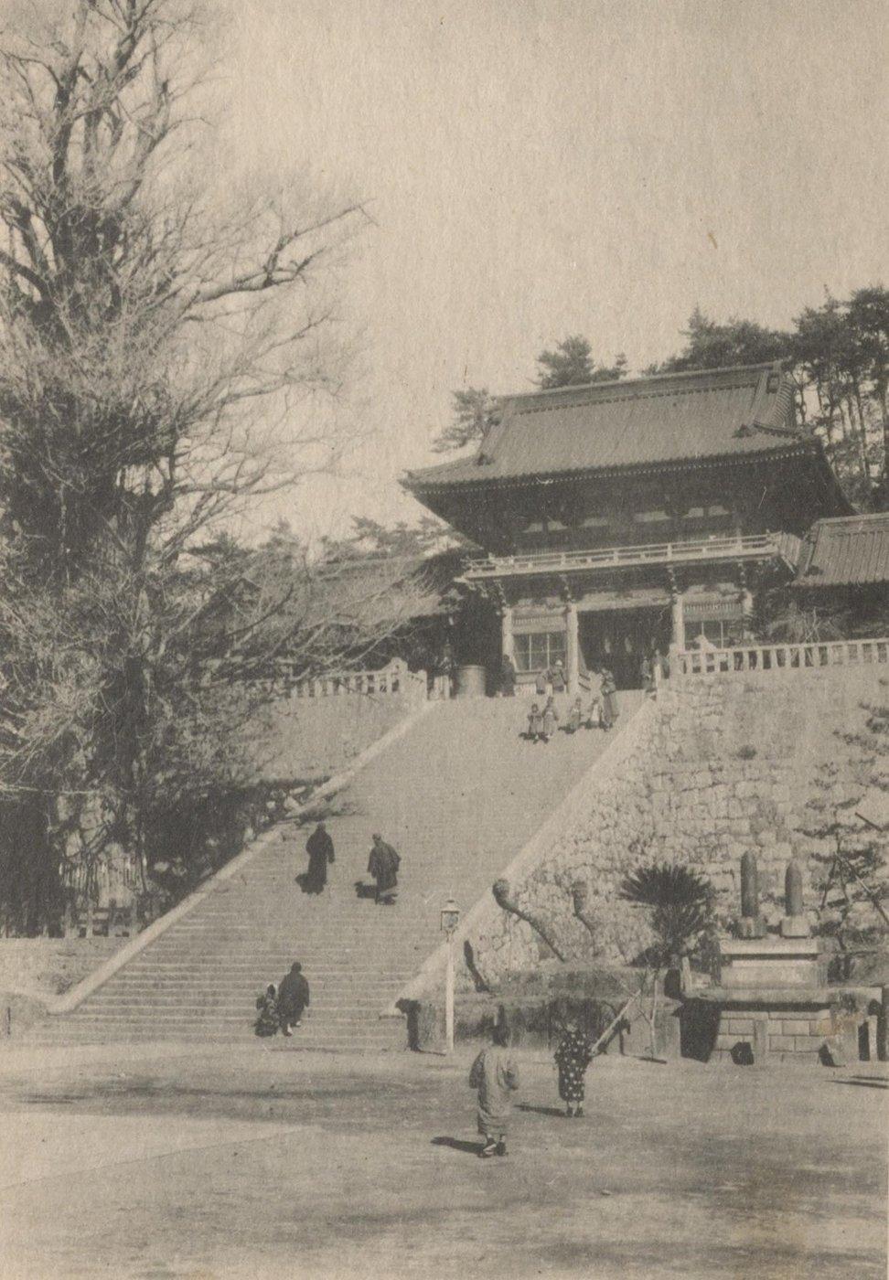 『日本名勝旧蹟産業写真集 関東地方之部 新訂』の「鶴ヶ丘八幡宮」|鎌・くらんぽ(クランポック制作)